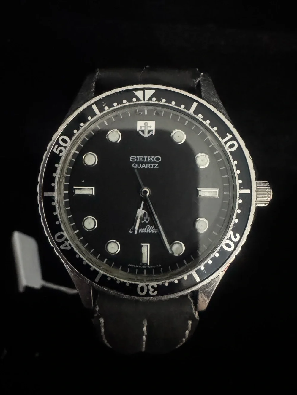 Seiko Black and Silver Dive-Style Wristwatch